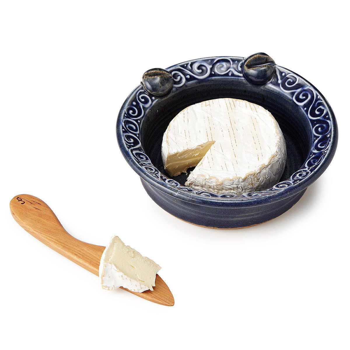 Brie Plate with Knife stoneware bowl