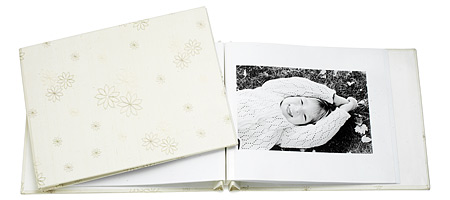 Digital Photo Album - Daisy Pattern