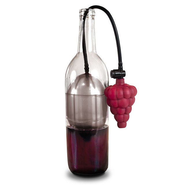 Air Cork airtight wine cork and grape vine shape pump