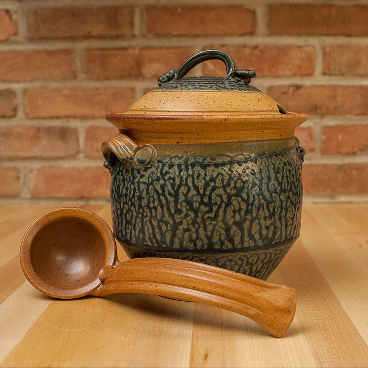 Tureen with Ladle Serving Bowls, Soup Crocks