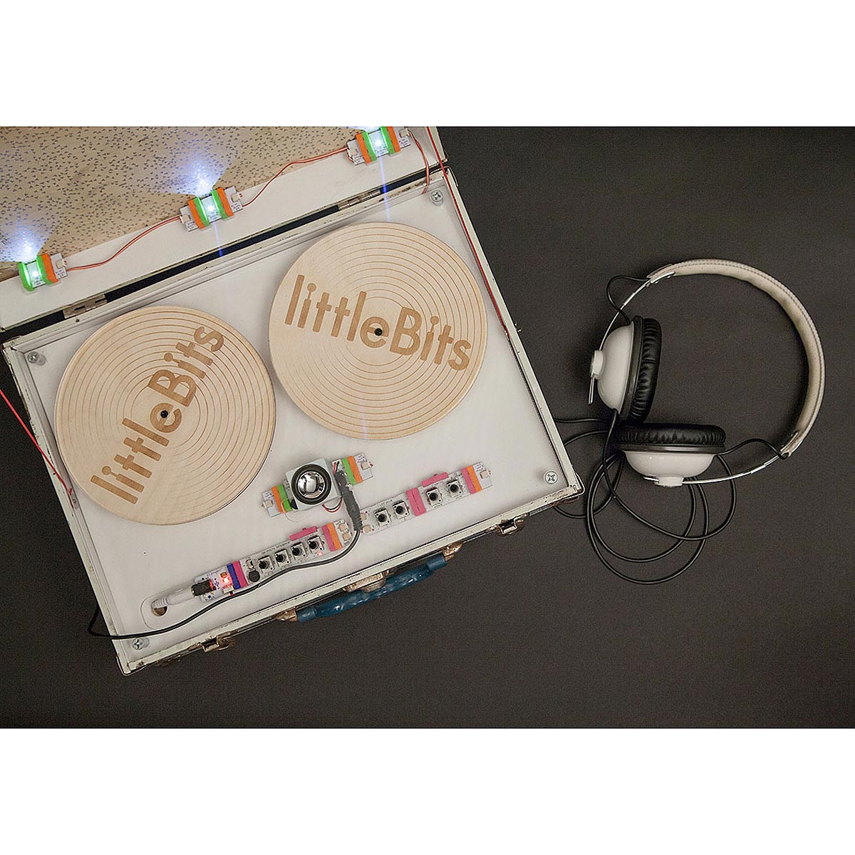 Modular Synth Kit synthesizer