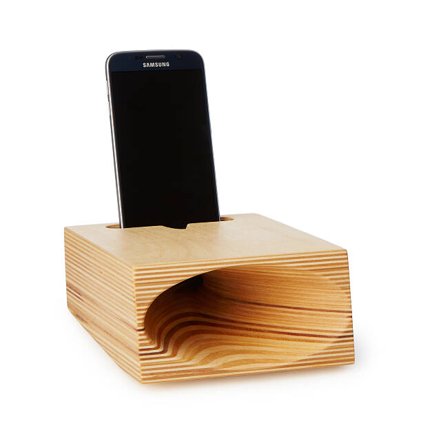 wooden acoustic iphone speaker