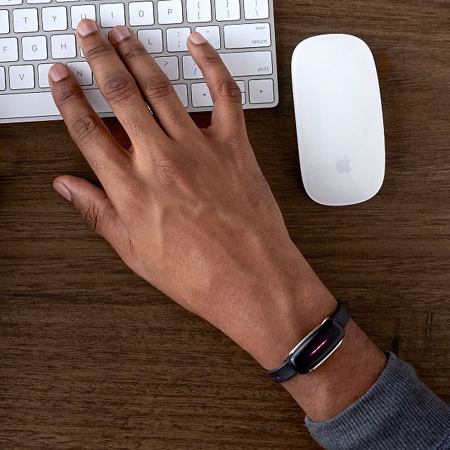 Bond Touch Bracelet For Couples Long Distance 2024 | favors.com