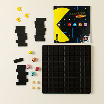 Uncommon Goods | STAK Tac Toe Wooden Strategy Game | 3D tic tac toe